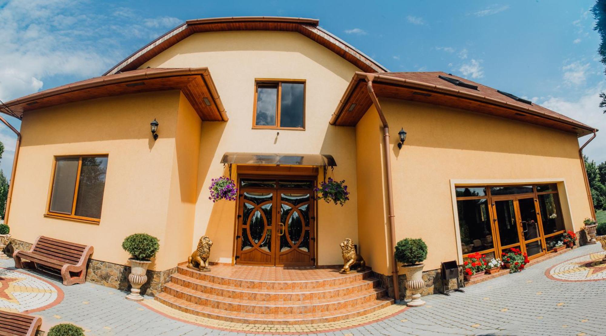 Villa Fenix Berehove  Exterior photo