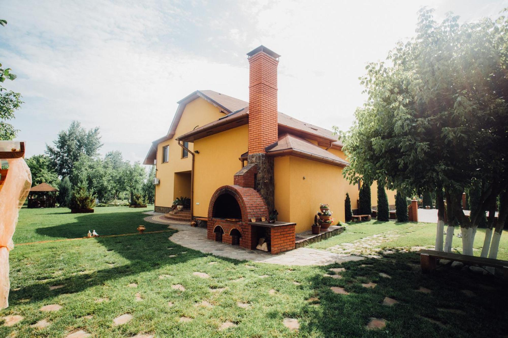 Villa Fenix Berehove  Exterior photo
